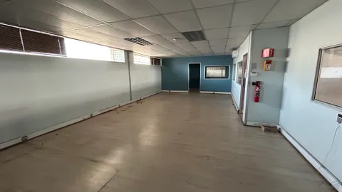 321 Zasm Street, Waltloo, Pretoria has a 997m² Industrial Unit To Let (6).